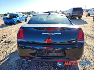 Zdjęcie 6 z 13 samochodu: 2019 CHRYSLER 300 S VIN:2C3CCABG9KH655281 - miniatura