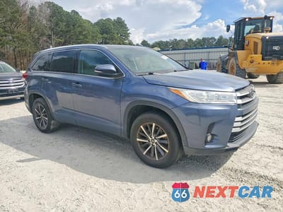 Czwarte zdjęcie samochodu z boku: 2018 TOYOTA HIGHLANDER XLE VIN:5TDKZRFH9JS249833 - miniatura