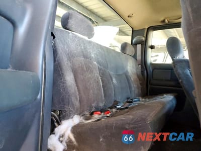 Zdjęcie 10 z 12 samochodu: 2001 CHEVROLET SILVERADO K1500 VIN:2GCEK19T711364733 - miniatura