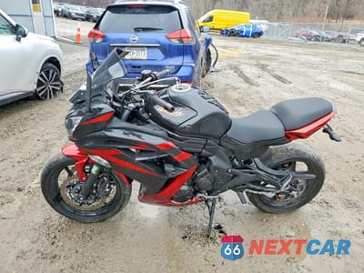 Trzecie zdjęcie samochodu z tyłu: 2014 KAWASAKI EX650 F VIN:JKAEXEF11EDA13688 - miniatura