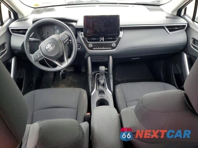 Zdjęcie 8 z 13 samochodu: 2023 TOYOTA COROLLA CROSS LE VIN:7MUCAABG5PV050027 - miniatura