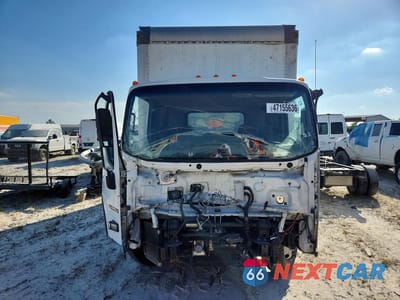 Piąte zdjęcie samochodu w środku: 2021 ISUZU NPR HD BOX TRUCK VIN:JALC4W164M7006077 - miniatura