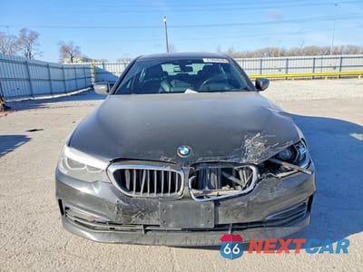 Piąte zdjęcie samochodu w środku: 2018 BMW 530 XI VIN:WBAJA7C55JG908175 - miniatura