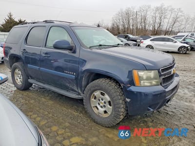 Czwarte zdjęcie samochodu z boku: 2009 CHEVROLET TAHOE K1500 LT VIN:1GNFK23059J121861 - miniatura