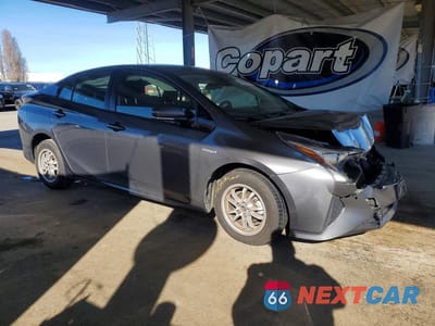 Czwarte zdjęcie samochodu z boku: 2017 TOYOTA PRIUS TWO VIN:JTDKBRFUXH3578828 - miniatura