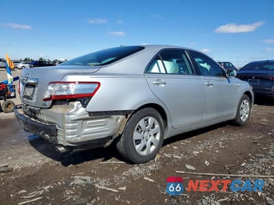 Trzecie zdjęcie samochodu z tyłu: 2011 TOYOTA CAMRY HYBRID BASE VIN:4T1BB3EK0BU140099 - miniatura