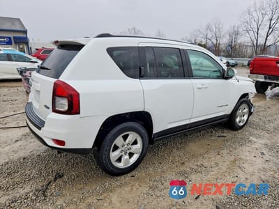 Trzecie zdjęcie samochodu z tyłu: 2016 JEEP COMPASS LATITUDE VIN:1C4NJCEA2GD715175 - miniatura