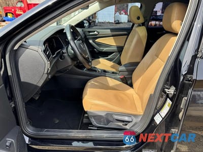 Zdjęcie 12 z 13 samochodu: 2019 VOLKSWAGEN JETTA SEL VIN:3VWE57BU0KM263389 - miniatura