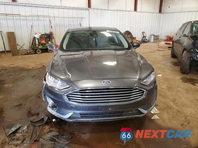 Piąte zdjęcie samochodu w środku: 2019 FORD FUSION S VIN:3FA6P0G74KR281396 - miniatura