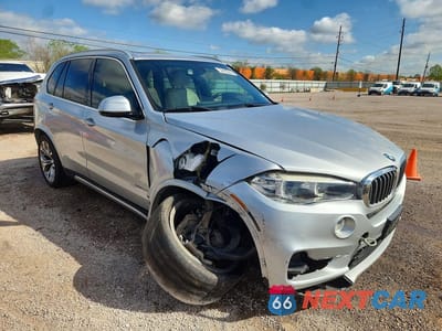 Czwarte zdjęcie samochodu z boku: 2018 BMW X5 SDRIVE35I VIN:5UXKR2C53J0X09300 - miniatura