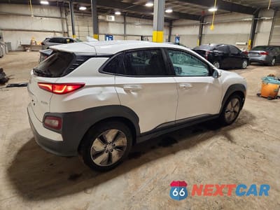 Trzecie zdjęcie samochodu z tyłu: 2021 HYUNDAI KONA ELECTRIC LIMITED VIN:KM8K33AG1MU134832 - miniatura