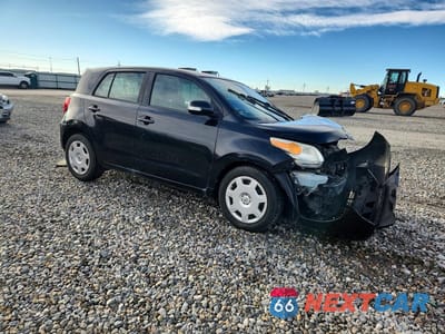 Czwarte zdjęcie samochodu z boku: 2012 SCION XD VIN:JTKKU4B47C1020483 - miniatura