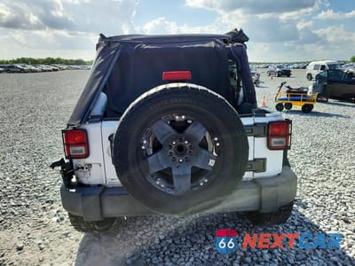 Zdjęcie 6 z 11 samochodu: 2015 JEEP WRANGLER UNLIMITED SPORT VIN:1C4HJWDG3FL556966 - miniatura