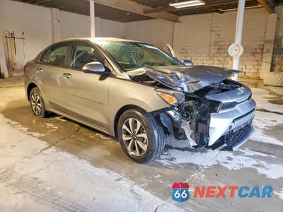 Czwarte zdjęcie samochodu z boku: 2023 KIA RIO S VIN:3KPA24AD7PE574829 - miniatura