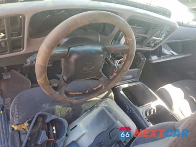 Zdjęcie 8 z 11 samochodu: 2002 CHEVROLET SILVERADO C1500 VIN:2GCEC19V121423176 - miniatura