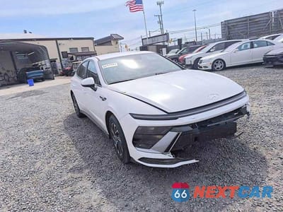 Trzecie zdjęcie samochodu z tyłu: 2026 HYUNDAI SONATA HYBRID BLUE VIN:KMHL24JJ2TA141684 - miniatura