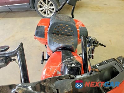 Piąte zdjęcie samochodu w środku: 2017 HARLEY-DAVIDSON FLHX STREET GLIDE VIN:1HD1KRC15HB695193 - miniatura