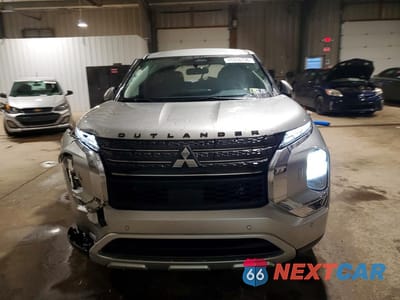 Piąte zdjęcie samochodu w środku: 2024 MITSUBISHI OUTLANDER SE VIN:JA4J4VA85RZ047960 - miniatura