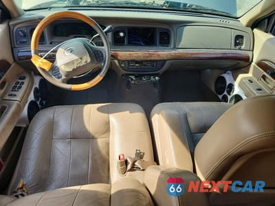 Zdjęcie 8 z 13 samochodu: 2004 MERCURY GRAND MARQUIS LS VIN:2MEHM75W84X632490 - miniatura