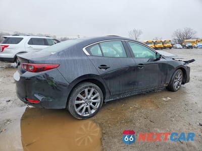 Trzecie zdjęcie samochodu z tyłu: 2025 MAZDA 3 PREFERRED VIN:3MZBPACM7SM467034 - miniatura