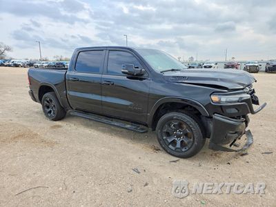 Czwarte zdjęcie samochodu z boku: 2025 RAM 1500 BIG HORN VIN:3C6SRFFPXS4501040 - miniatura