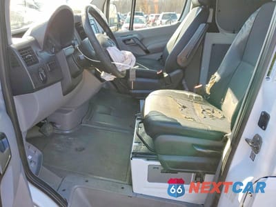 Zdjęcie 7 z 13 samochodu: 2015 MERCEDES-BENZ SPRINTER 2500 VIN:WD3PE8DC1FP139177 - miniatura