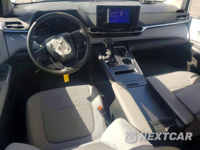 Zdjęcie 8 z 13 samochodu: 2025 TOYOTA SIENNA LE 8-PASSENGER VIN:5TDKRKEC7SS255550 - miniatura