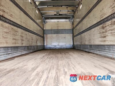 Zdjęcie 10 z 13 samochodu: 2016 ISUZU NPR HD BOX TRUCK VIN:54DC4W1B5GS812408 - miniatura