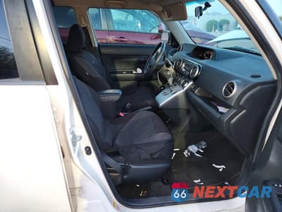 Zdjęcie 13 z 14 samochodu: 2011 SCION XB BASE VIN:JTLZE4FE4B1122736 - miniatura