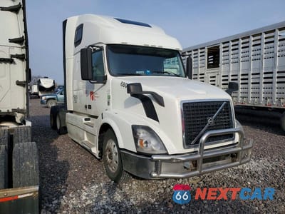 2011 VOLVO VN VNL 4V4NC9EJXBN297601 - główne zdjęcie licytacji z USA - miniatura