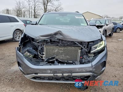 Piąte zdjęcie samochodu w środku: 2021 VOLKSWAGEN ATLAS SE VIN:1V2KR2CA0MC537324 - miniatura