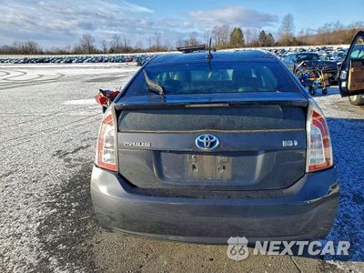 Zdjęcie 6 z 12 samochodu: 2013 TOYOTA PRIUS FOUR VIN:JTDKN3DU0D1655297 - miniatura