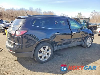Trzecie zdjęcie samochodu z tyłu: 2017 CHEVROLET TRAVERSE LT VIN:1GNKVGKD2HJ295991 - miniatura