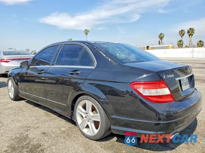 Drugie zdjęcie samochodu z przodu: 2011 MERCEDES-BENZ C 300 VIN:WDDGF5EB1BA424133 - miniatura