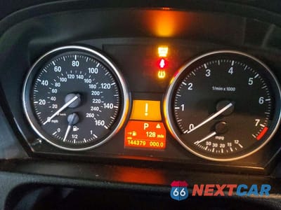 Zdjęcie 9 z 12 samochodu: 2015 BMW X1 XDRIVE28I VIN:WBAVL1C56FVY33126 - miniatura