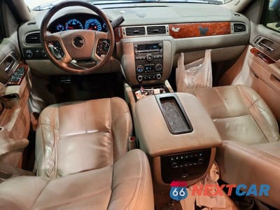 Zdjęcie 8 z 12 samochodu: 2013 GMC YUKON SLT VIN:1GKS2CE0XDR149647 - miniatura