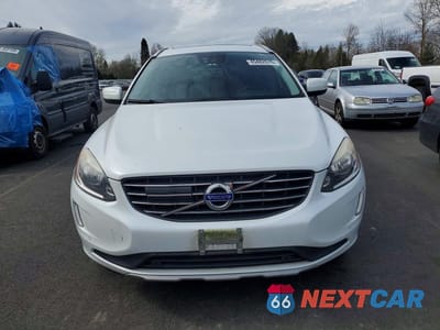 Piąte zdjęcie samochodu w środku: 2017 VOLVO XC60 T5 INSCRIPTION VIN:YV440MRUXH2156350 - miniatura