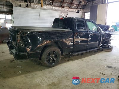 Trzecie zdjęcie samochodu z tyłu: 2023 RAM 1500 BIG HORN VIN:1C6SRFBT2PN508130 - miniatura