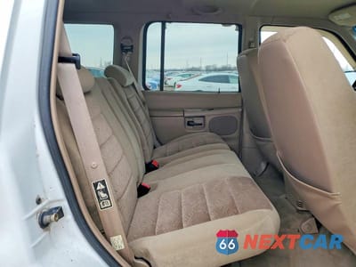 Zdjęcie 11 z 13 samochodu: 2000 FORD EXPLORER XLT VIN:1FMZU73E4YZA89327 - miniatura