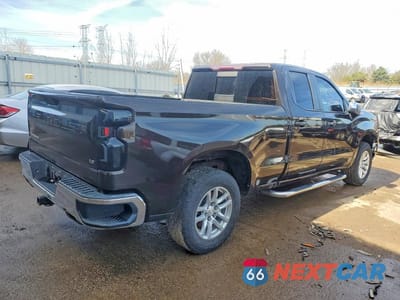 Trzecie zdjęcie samochodu z tyłu: 2020 CHEVROLET SILVERADO K1500 LT VIN:1GCRYDED6LZ101014 - miniatura