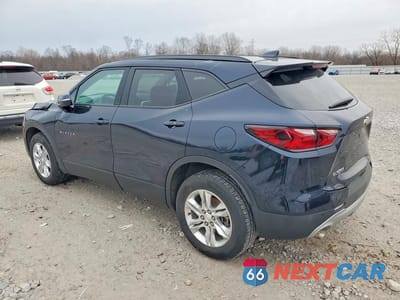 Drugie zdjęcie samochodu z przodu: 2021 CHEVROLET BLAZER 1LT VIN:3GNKBBRA7MS543510 - miniatura