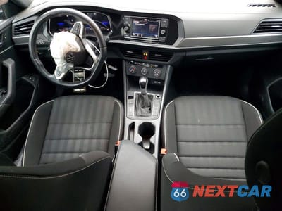 Zdjęcie 8 z 12 samochodu: 2024 VOLKSWAGEN JETTA VIN:3VWBM7BUXRM001475 - miniatura