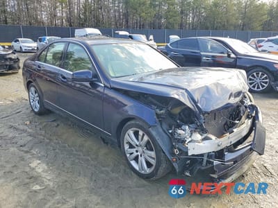 Czwarte zdjęcie samochodu z boku: 2010 MERCEDES-BENZ C 300 VIN:WDDGF5EB5AF449537 - miniatura