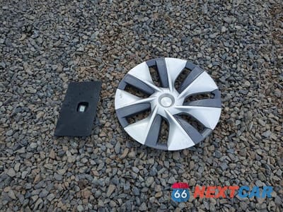 Zdjęcie 13 z 14 samochodu: 2024 TESLA MODEL Y VIN:7SAYGDEE0RA271472 - miniatura