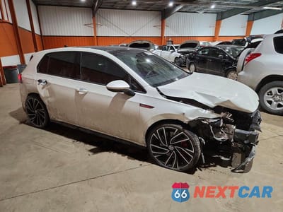 Czwarte zdjęcie samochodu z boku: 2022 VOLKSWAGEN GTI SE VIN:WVWR87CDXNW201674 - miniatura