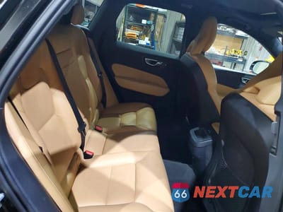 Zdjęcie 11 z 13 samochodu: 2019 VOLVO XC60 T5 VIN:LYV102RK4KB215634 - miniatura