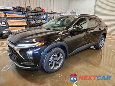 2025 CHEVROLET TRAX 1LT KL77LHEP1SC312725 - główne zdjęcie licytacji z USA - miniatura