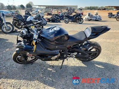 Trzecie zdjęcie samochodu z tyłu: 2012 BMW S 1000 RR VIN:WB105340XCZL15883 - miniatura