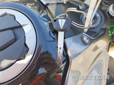 Zdjęcie 8 z 9 samochodu: 2025 KAWASAKI ZR900 T VIN:ML5ZRDT16SDA02532 - miniatura