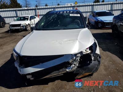 Piąte zdjęcie samochodu w środku: 2022 VOLVO XC40 P8 RECHARGE PLUS VIN:YV4ED3UR4N2685911 - miniatura